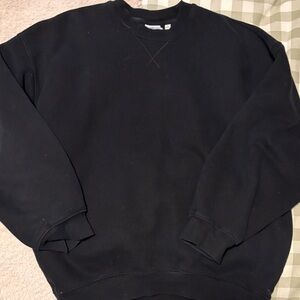 Black Aritzia Crewneck